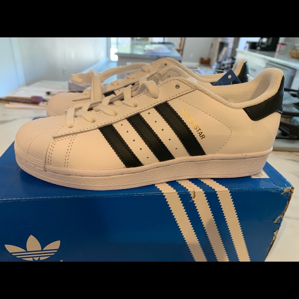 *Brand new* Adidas superstar tennis shoes